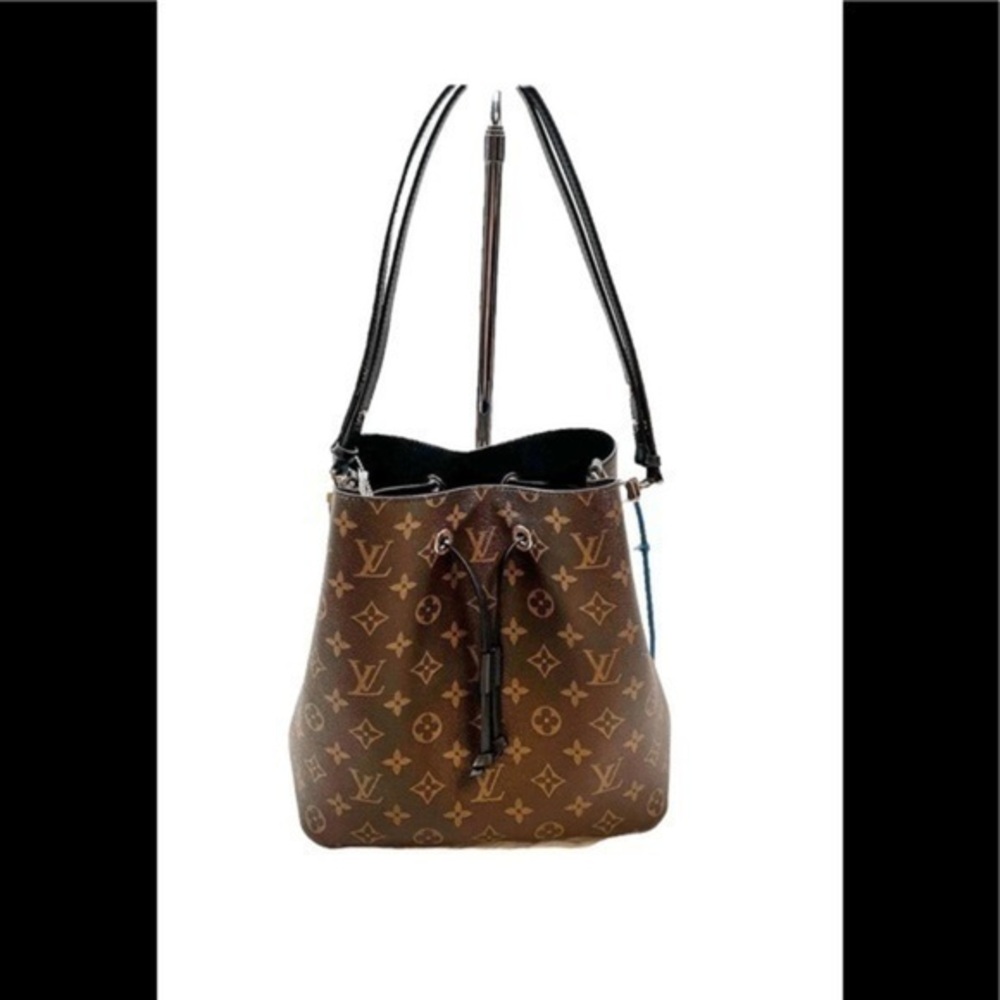 LOUIS VUITTON NeoNoe Monogram Canvas Shoulder Bag